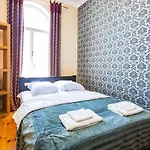 подобово у львові, на вулиці краківській 26 біля добробуту центр Lviv