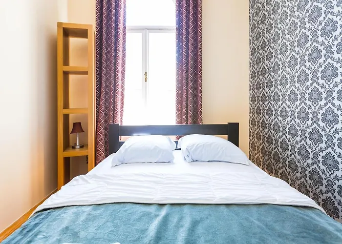 подобово у львові, на вулиці краківській 26 біля добробуту центр *