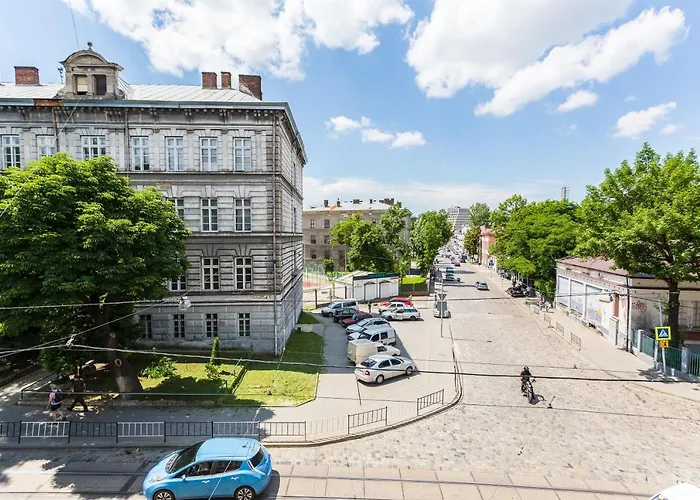 подобово у львові, на вулиці краківській 26 біля добробуту центр לבוב