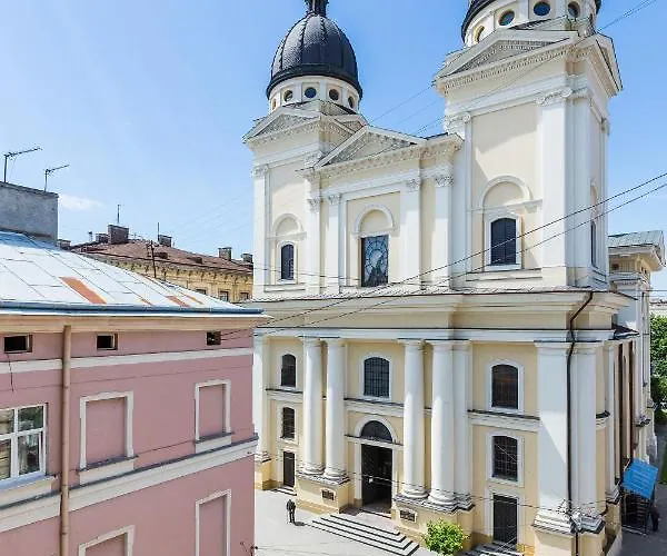 подобово у львові, на вулиці краківській 26 біля добробуту центр * Leópolis